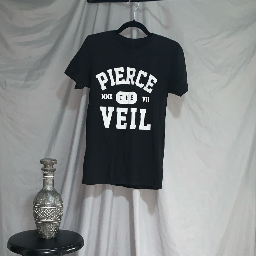 Black Pierce the Veil t-shirt